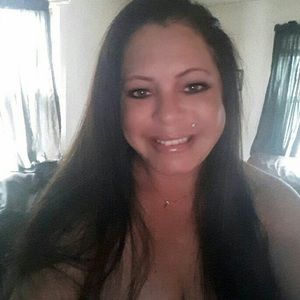 Meet your Posher, Larissa